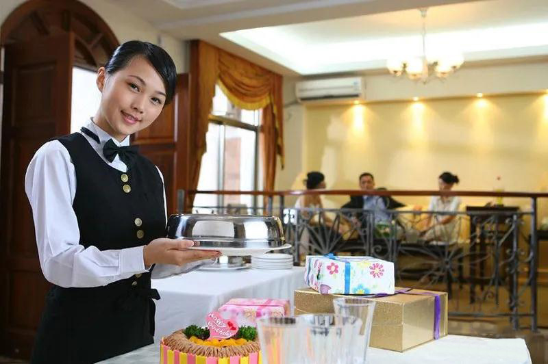 新加坡：豪華五zui酒店餐飲服務(wù)生！